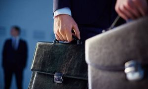 «Губернаторов на переправе не меняют»: Москва сворачивает ротацию глав регионов – до Думских выборов останутся даже самые нерадивые