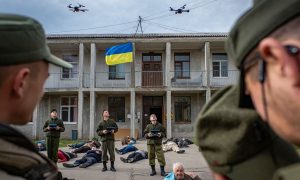 Как погибшие украинские пенсионеры «закидали» дронами Польшу: необычная версия репетиции Третьей мировой войны