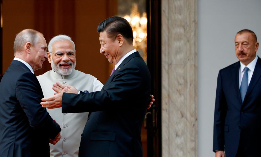 Эра «могучего Запада» и его ручных царьков-Алиевых закончилась: Путин главная звезда на саммите ШОС – к президенту выстраивается очередь 