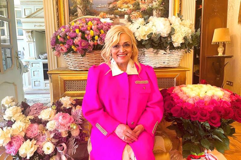 Сын Кадышевой стал объектом насмешек: зумеры прикололись над артистом во время концерта Сын Кадышевой стал объектом насмешек: зумеры прикололись над артистом во время концерта