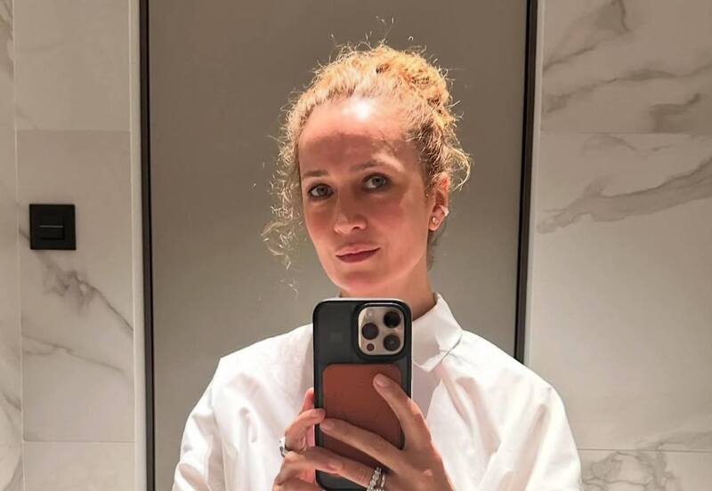 Овдовевшая Виктория Исакова показала дочь от Юрия Мороза на школьной линейке Овдовевшая Виктория Исакова показала дочь от Юрия Мороза на школьной линейке