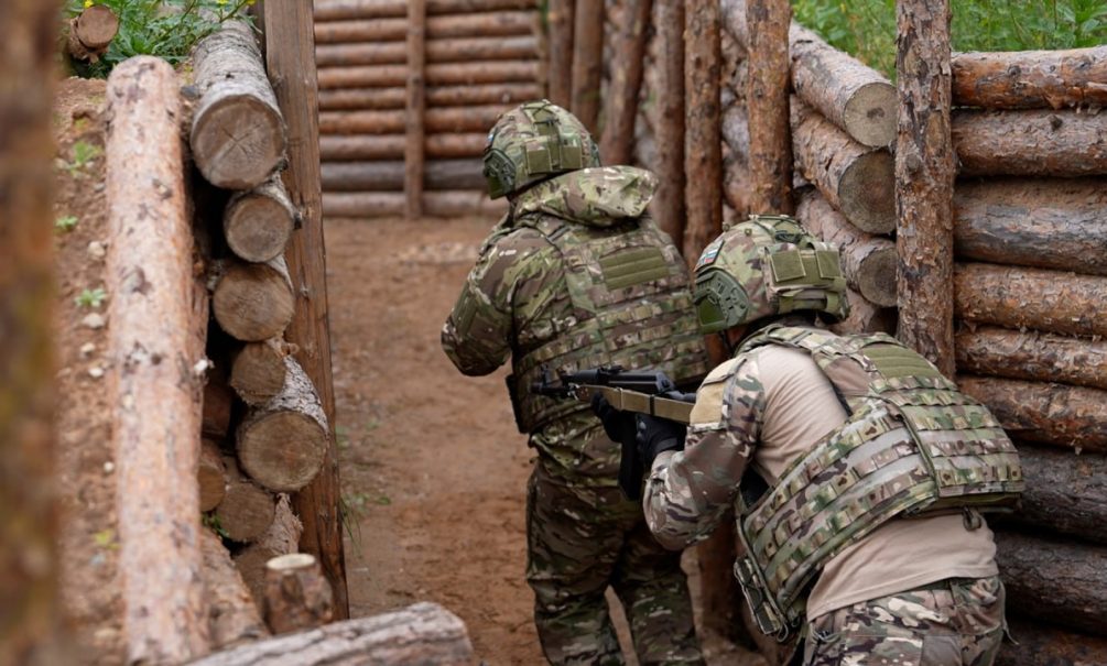 «Бои за страусиную ферму»: ВС РФ выбивают ВСУ из укрепрайонов под Ямполем «Бои за страусиную ферму»: ВС РФ выбивают ВСУ из укрепрайонов под Ямполем