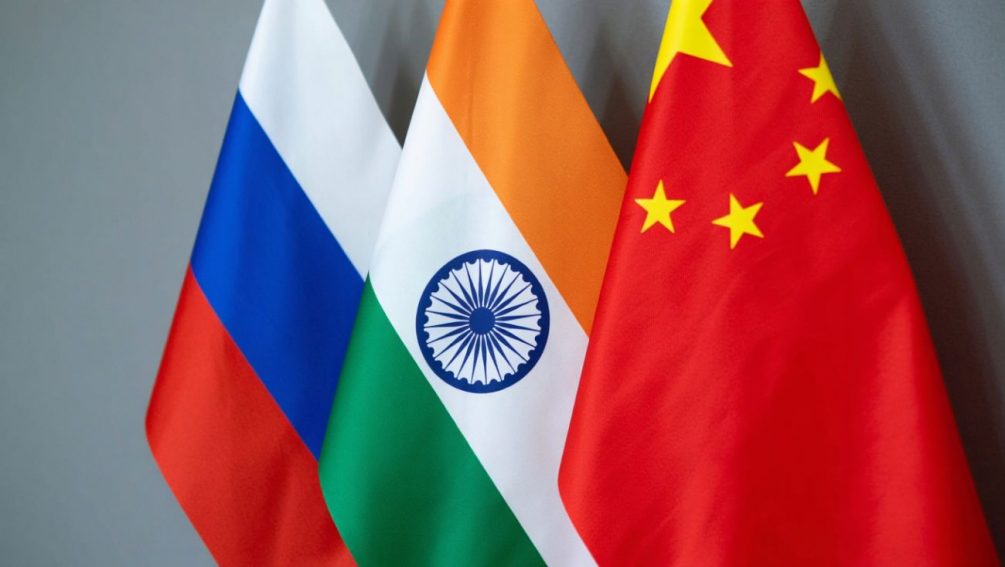 Советник Трампа раскритиковал связи Моди с Путиным и Си. В ответ Индия плюнула в лицо США — то ли ещё будет