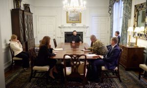 Путин всех переиграл: скулящий Зеленский побежал жаловаться лидерам Европы на Трампа  сразу после выхода из Белого Дома - «Он меня опять обидел!»