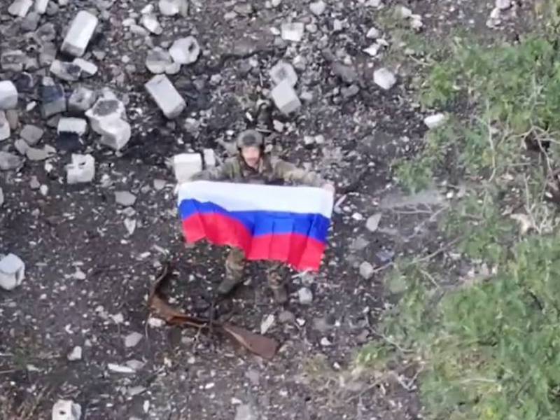 Новости СВО: к чему привела встреча Зеленского и Трампа, Новопавловку освободили хитростью и ВС РФ выгоняют ВСУ на запад из Покровска 