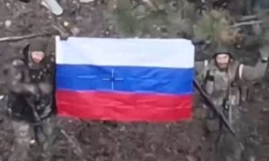 ВС РФ взяли в клещи противника на трех фронтах СВО: ВСУ приходится сдавать ключевые села одно за другим