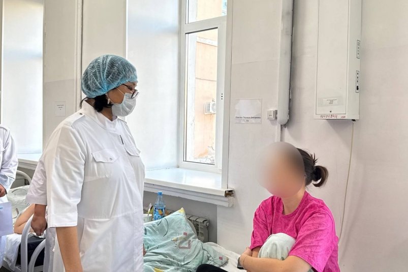 Дети покупали салаты и шаурму: в Бурятии десятки человек отравились готовой едой из супермаркета Дети покупали салаты и шаурму: в Бурятии десятки человек отравились готовой едой из супермаркета