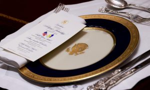 Зеленского выгнали из Белого Дома без ланча: если бы пошел - пришлось есть русскую окрошку