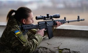«Англичанки и американки убивают русских солдат»: стало известно, сколько снайперш-иностранок воюет в ВСУ