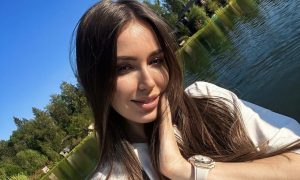 «Безвкусно одетая и с грязной головой»: Анастасию Костенко захейтили за неопрятность и поведение в магазине одежды