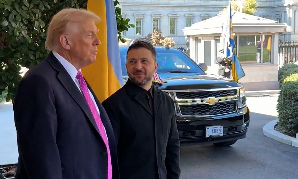 Трамп изящно уничтожил Зеленского: отказал в Tomahawk и встрече с Путиным - зато похвалил костюм просроченного Трамп изящно уничтожил Зеленского: отказал в Tomahawk и встрече с Путиным - зато похвалил костюм просроченного