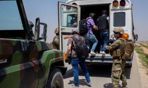 «Это же незаконно»: группа британских пропагандистов поехала на фронт снимать «успехи» ВСУ, но была «бусифицирована» ТЦК