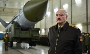 «Мы сядем с Путиным и бахнем»: Лукашенко рассказал о планах на «Орешник»