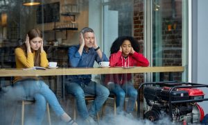 В Киеве гудит: количество генераторов на улицах столицы Украины зашкаливает