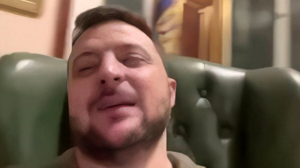 «Деструктивные дебилы»: Зеленский уже посылает своих депутатов и не скрывает «подозрительных» свертков