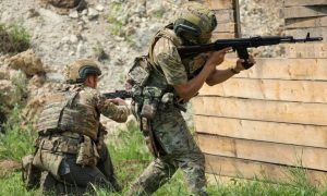 «Железнодорожный вокзал Волчанска пал»: российские войска закрепились на ключевой точке и рвут оборону ВСУ