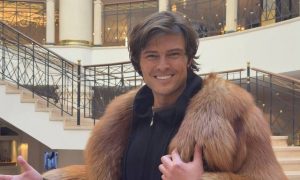 «Сегодня он оскорбил ребенка, а завтра что выкинет?»: Прохора Шаляпина призвали отменить после шутки в детском шоу