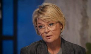 «Меня не могли ввести в наркоз, потому что я рыдала»: Юлия Меньшова впервые рассказала о том, что делала аборт