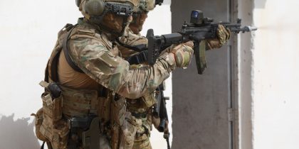 «Сырский против Зеленского»: командующий ВСУ отказался спасать окруженных в Покровске