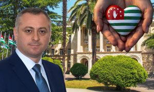 «Никому не нравится, что какое-то рыло с хутора наводит свои порядки в Абхазии»: оппозиция республики готовит почву для антироссийских протестов и свержения власти - поводом стало громкое задержание политтехнологов из РФ