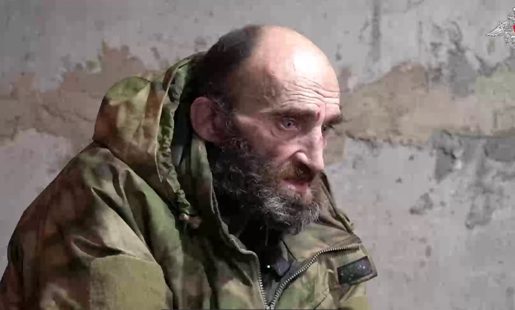 «Семь дней без еды - кругом двухсотые и трехсотые»:  ВСУ сдаются в плен в Покровске от голода - до полного окружения остается три километра 