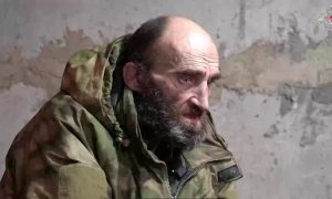 «Семь дней без еды - кругом двухсотые и трехсотые»:  ВСУ сдаются в плен в Покровске от голода - до полного окружения остается три километра