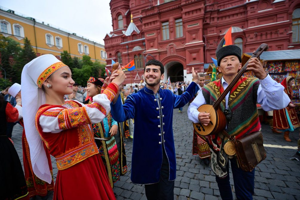 Москва больше не русский город: через двадцать лет славяне будут составлять пятую часть населения - нас захватывают и превращают в анклав Средней Азии и Закавказья