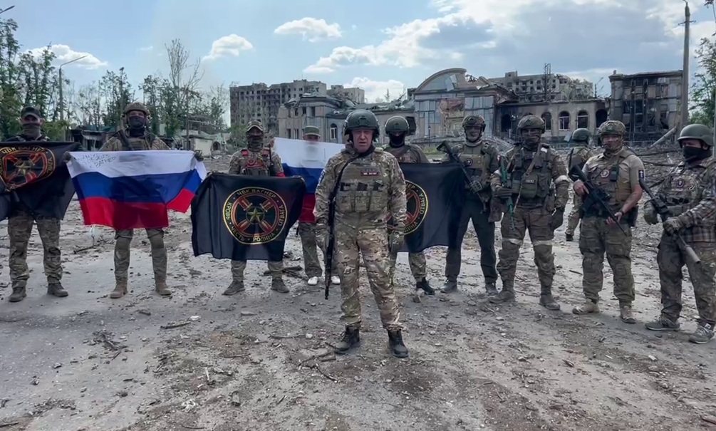 Иван Грозный основал русский город Бахмут: должны ли мы называть его Артемовском в честь коммуниста - ведь Путин говорил о декоммунизации Украины Иван Грозный основал русский город Бахмут: должны ли мы называть его Артемовском в честь коммуниста - ведь Путин говорил о декоммунизации Украины