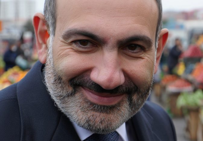 «Забудьте про Карабах»: Пашинян призвал армянских беженцев не возвращаться на родину, чтобы не злить Азербайджан   