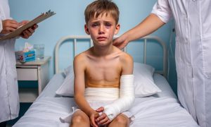 Купюра-убийца: под Москвой 9-летний мальчик пострадал от замаскированного СВУ с гвоздями