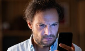 Использовал роуминг — сутки без связи: SIM-карты россиян будут отключать после возвращения из-за границы