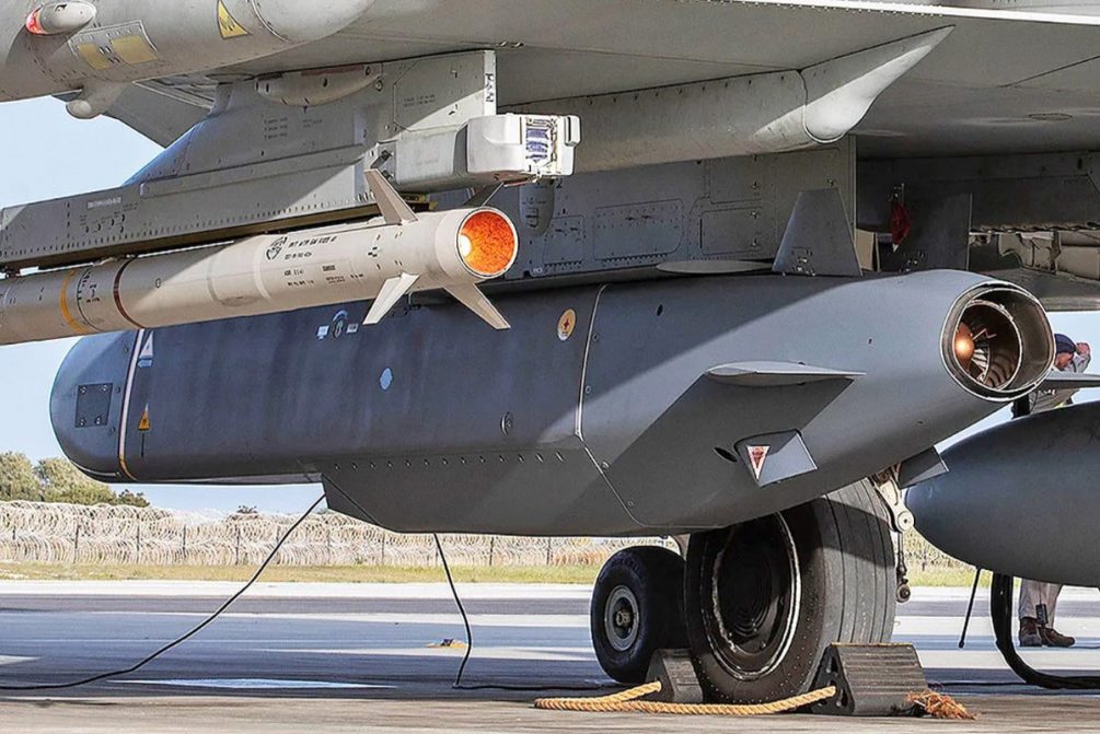 Новости СВО: ад в Покровске, «Искандер» накрыл ВСУшников на торжественном построении, Лондон передал Киеву ракеты