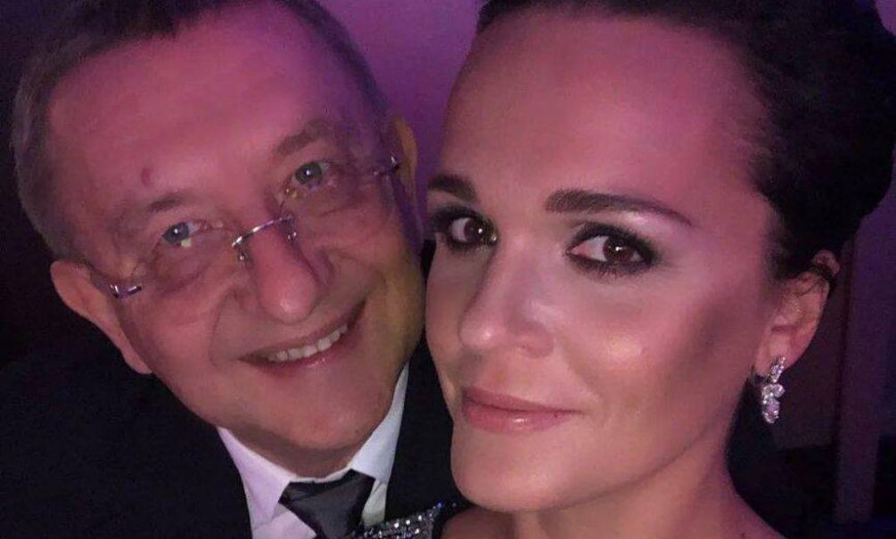 «Я лечу его от рака, а он отдыхает с любовницами»: певица Слава рыдает из-за измен Данилицкого «Я лечу его от рака, а он отдыхает с любовницами»: певица Слава рыдает из-за измен Данилицкого