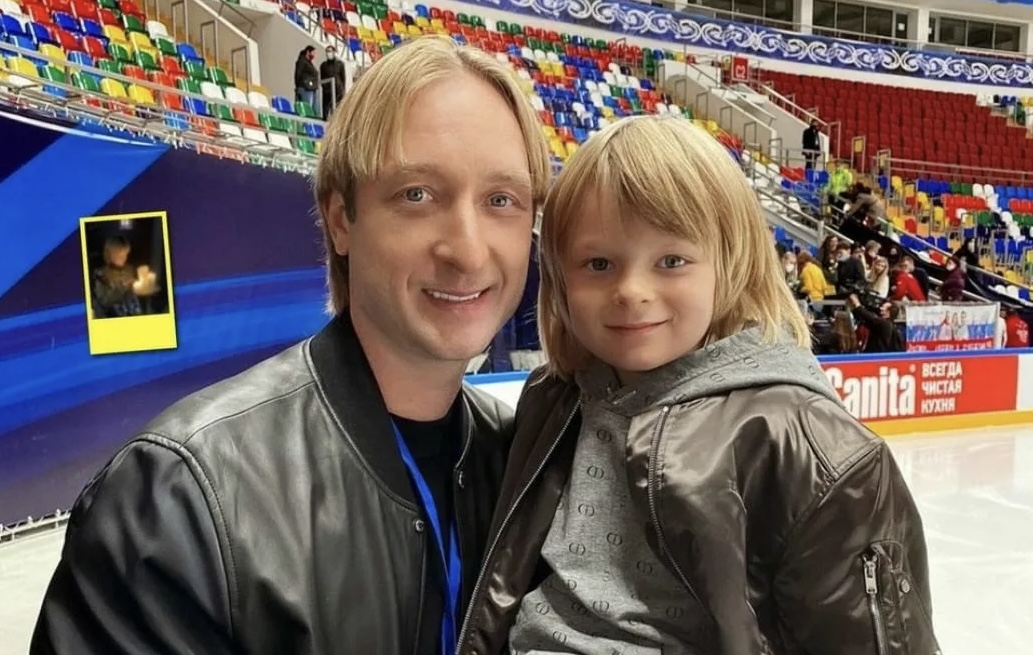 «Напичкали таблетками и откатался»: 12-летнего сына Плющенко увезли на скорой после ледового шоу