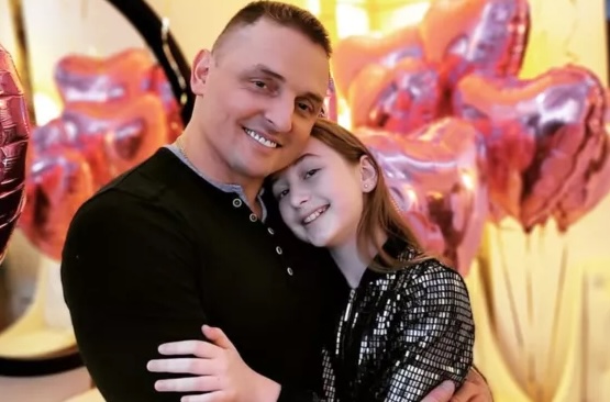 «Я не испытываю к нему ненависти, я его не знаю»: дочь Запашного высказалась о брате от любовницы отца