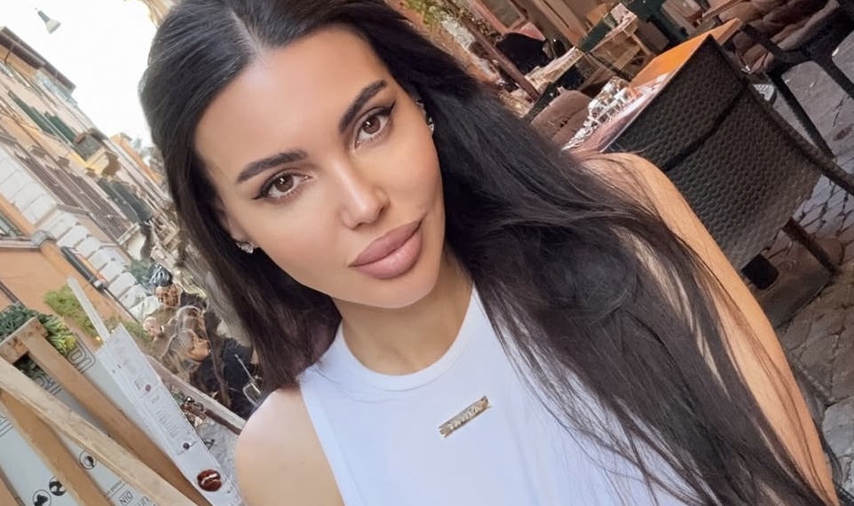 «Моя жизнь мне не принадлежит»: Оксана Самойлова в слезах обратилась к подписчикам 