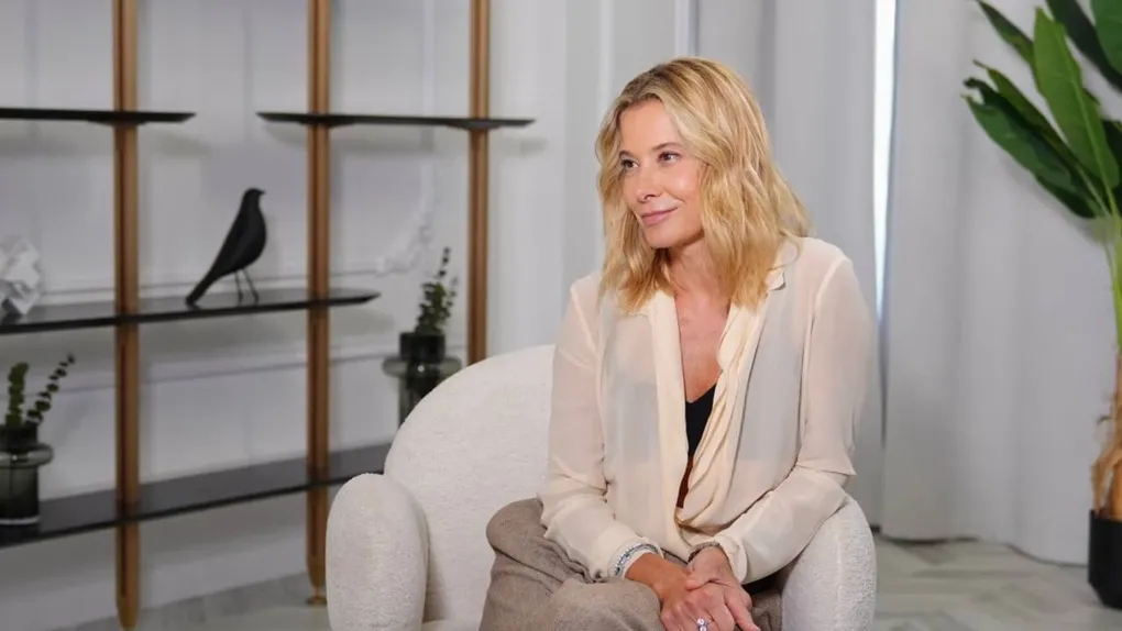 «Мы будем бороться до конца»: Юлия Высоцкая не сдержала слез при разговоре о дочери, 12 лет находящейся в коме