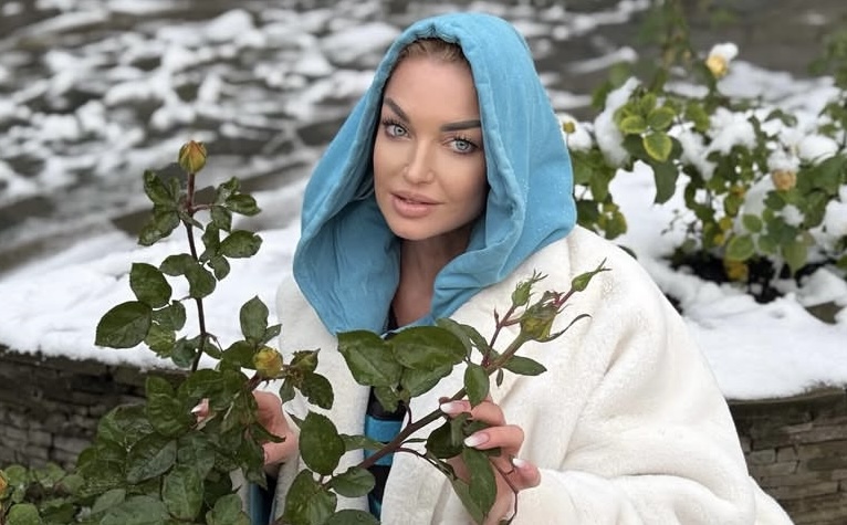 Анастасия Волочкова со скандалом сбежала со съемок шоу «Звезды под капельницей»  