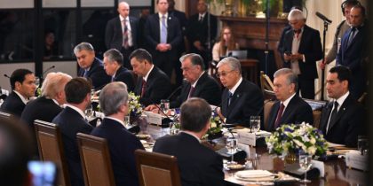 Трамп ударил по России и Китаю: США превращает Казахстан и Узбекистан в «Новую Африку»