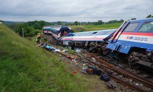 Загадочные польские партизаны пускают поезда под откос: Европа всеми силами пытается раздуть «русскую угрозу»