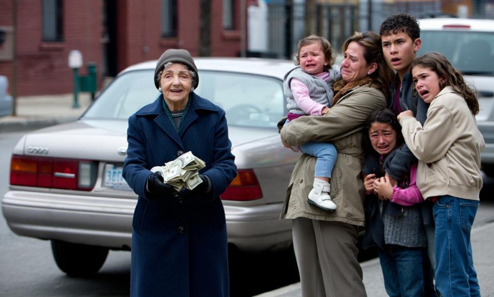 Схему с квартирами «обманутых мошенниками» бабушек стали использовать и на авторынке Схему с квартирами «обманутых мошенниками» бабушек стали использовать и на авторынке