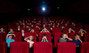 «Детям сожгли глаза»: десятки жителей Хакасии госпитализированы из кинотеатра в больницу