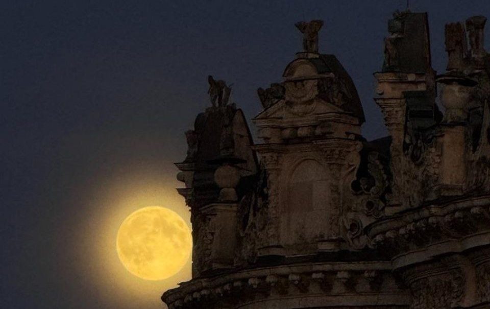 «Над Россией взошла Бобровая Луна»: в сети завирусились фотографии самого яркого полнолуния года - БлокнотРУ - Новости России. Новости Россия сегодня. Новости России и мира сегодня. Россия новости. Новости Россия. СВО новости на сегодня Россия. Новости сегодня. Россия новости сегодня. Новости Блокнот Россия. Блокнот новости России. Блокнот Россия. Россия последние новости на сегодня. Блокнот России.