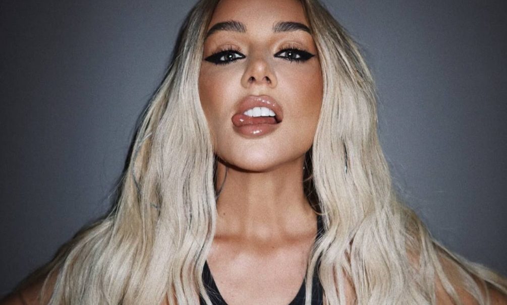 «Я сдохла год назад»: Анна Седокова в слезах ответила хейтерам на обвинения в смерти Тиммы 