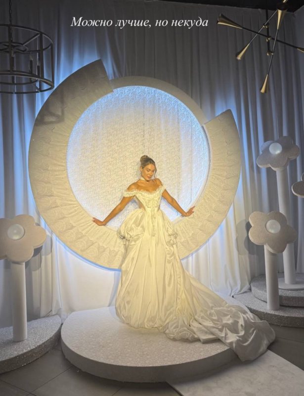 Бывший вратарь сборной России Нигматуллин женился на модели младше него на 29 лет