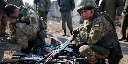 У Зеленского вой стоит на весь офис: украинские боевики стали «пачками» сдаваться в плен русским