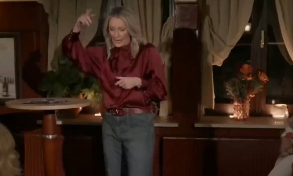 «Встречаются в Берлине русский солдат и европейский военный с синим пучком, палестинским платком и непереносимостью лактозы»: комик из Германии высмеяла планы ЕС на войну с Россией 