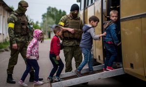 Детей «разделывают» и продают извращенцам: Украина выстроила черный рынок органов и малолетних секс-рабов под патронажем Елены Зеленской