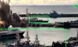 Ударили в пирс, подлодка цела: атака Украины на бухту Новороссийска оказалась безуспешной, но острые вопросы к командованию остались