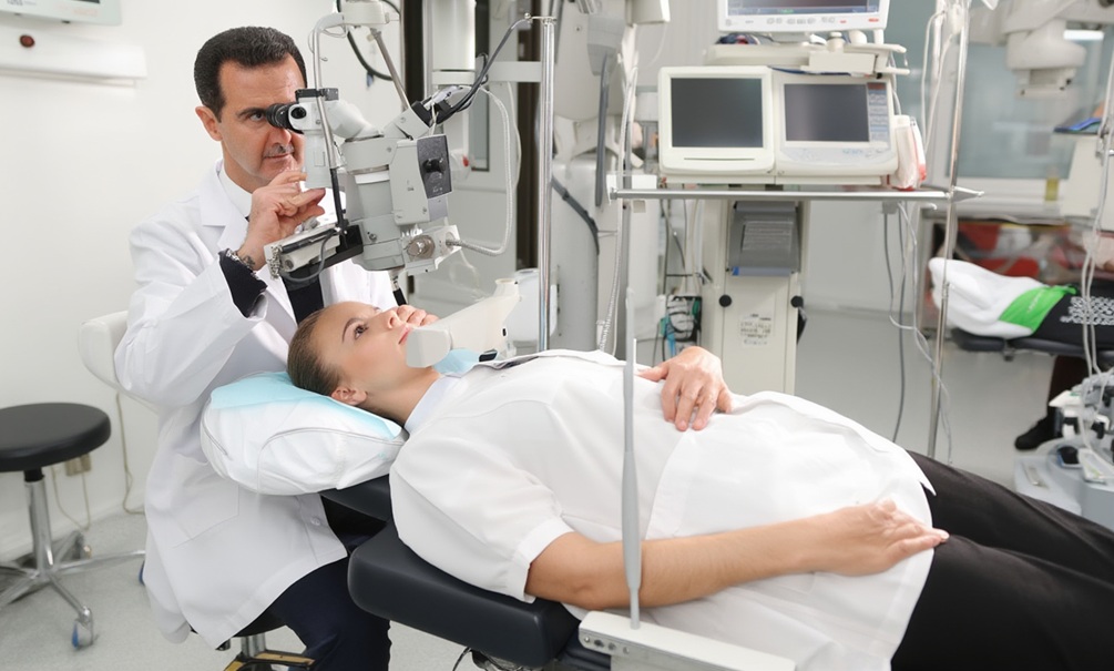 Асад станет российским врачом-офтальмологом: он срочно учит русский и «освежает знания» у наших медиков Асад станет российским врачом-офтальмологом: он срочно учит русский и «освежает знания» у наших медиков